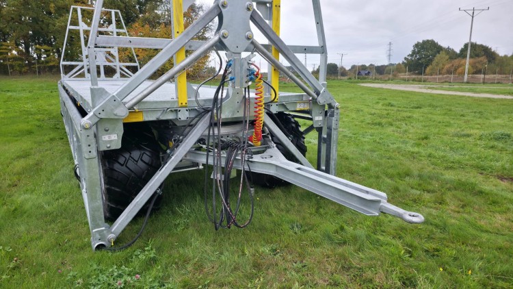 PŘÍVĚS NA BALÍKY HYDROWALL PALAZ
