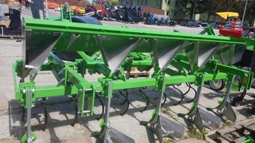 Čtyřřadý sazeč brambor U865 NOCTU BOMET