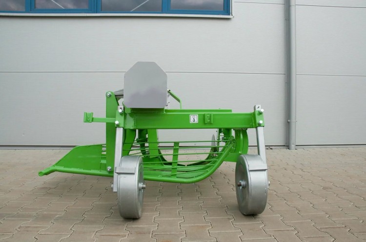 VIBRAČNÍ KOPOVAČ URSA Z655 BOČNÍ VÝHOZ